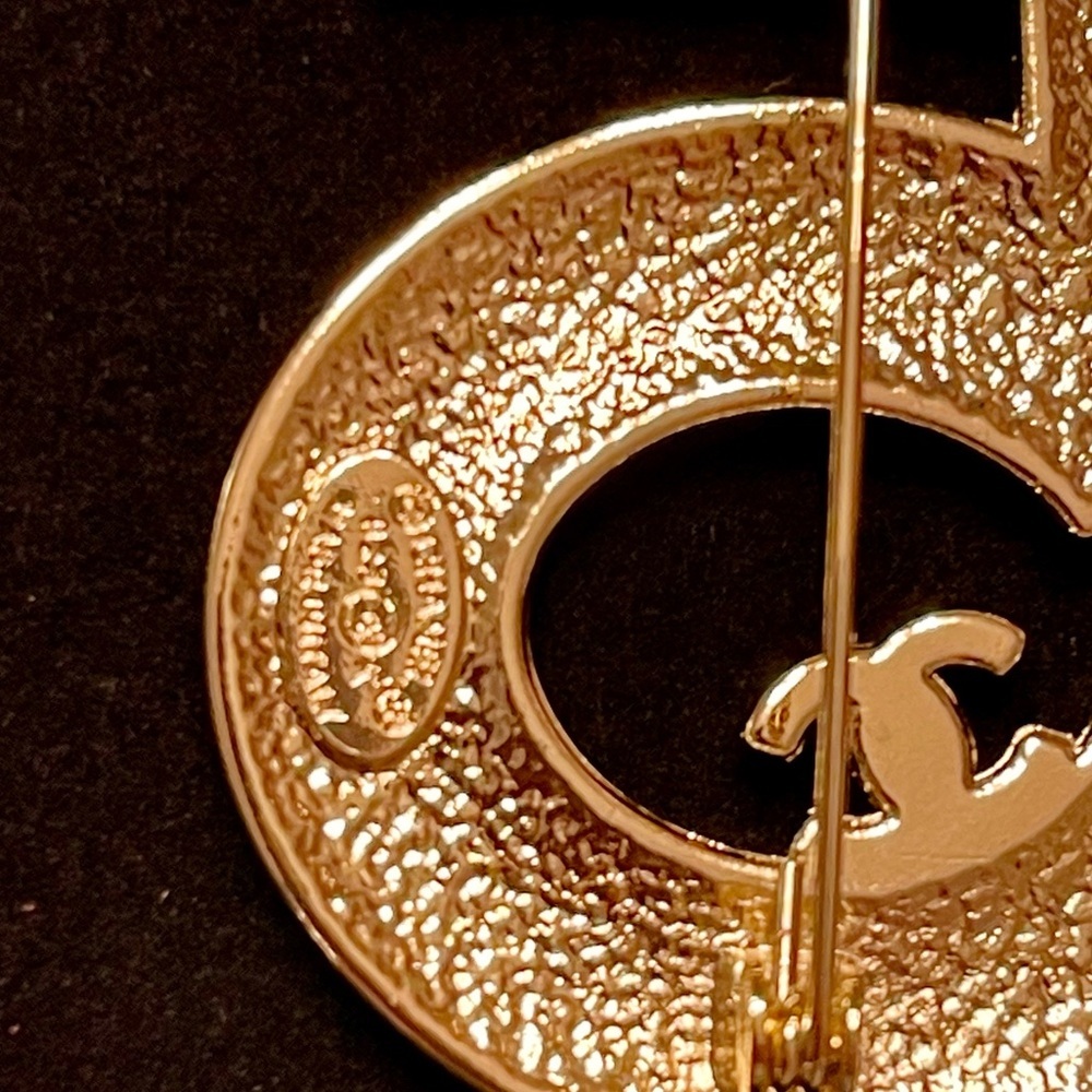 #5 Brooch - Picture 3 of 8